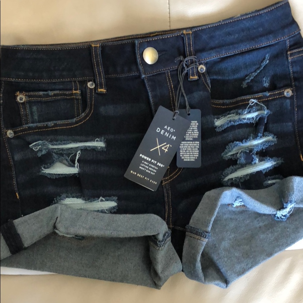 SOLD ! NWT American eagle high rise shortie
